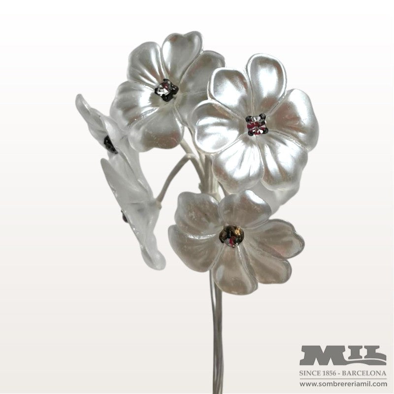 Mother-of-Pearl Bouquet | Núria Arnau