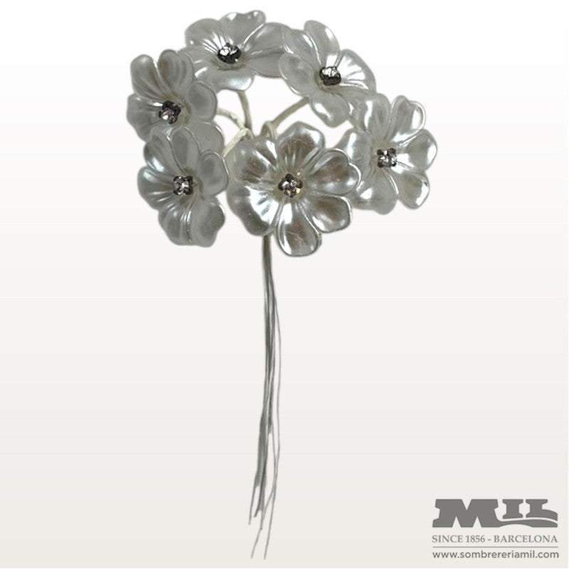 Mother-of-Pearl Bouquet | Núria Arnau