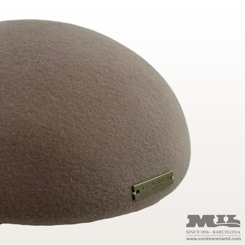 Woolfelt pillbox| Seeberger