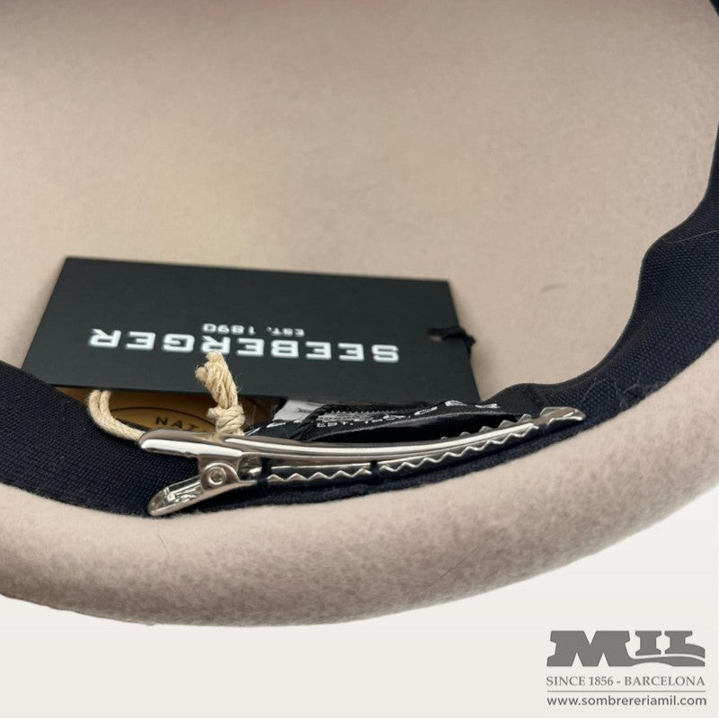 Woolfelt pillbox| Seeberger